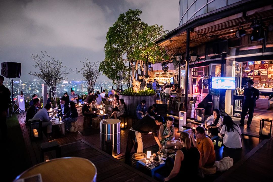 SKYE rooftop bar lounge jakarta 2