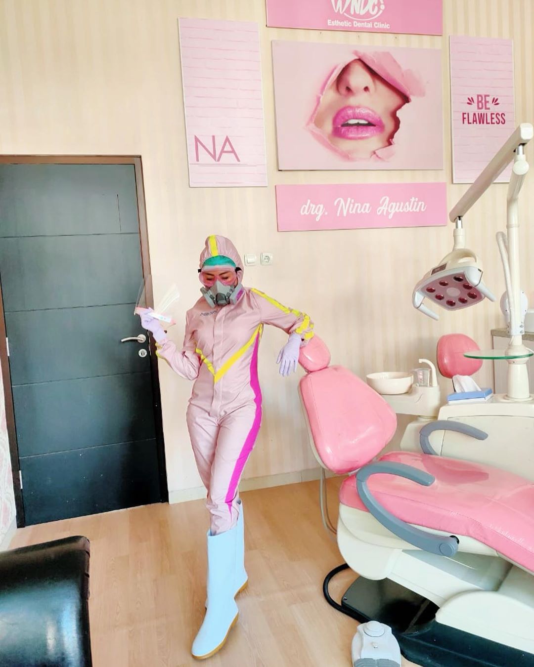 Indonesians' DIY PPE - Dentist