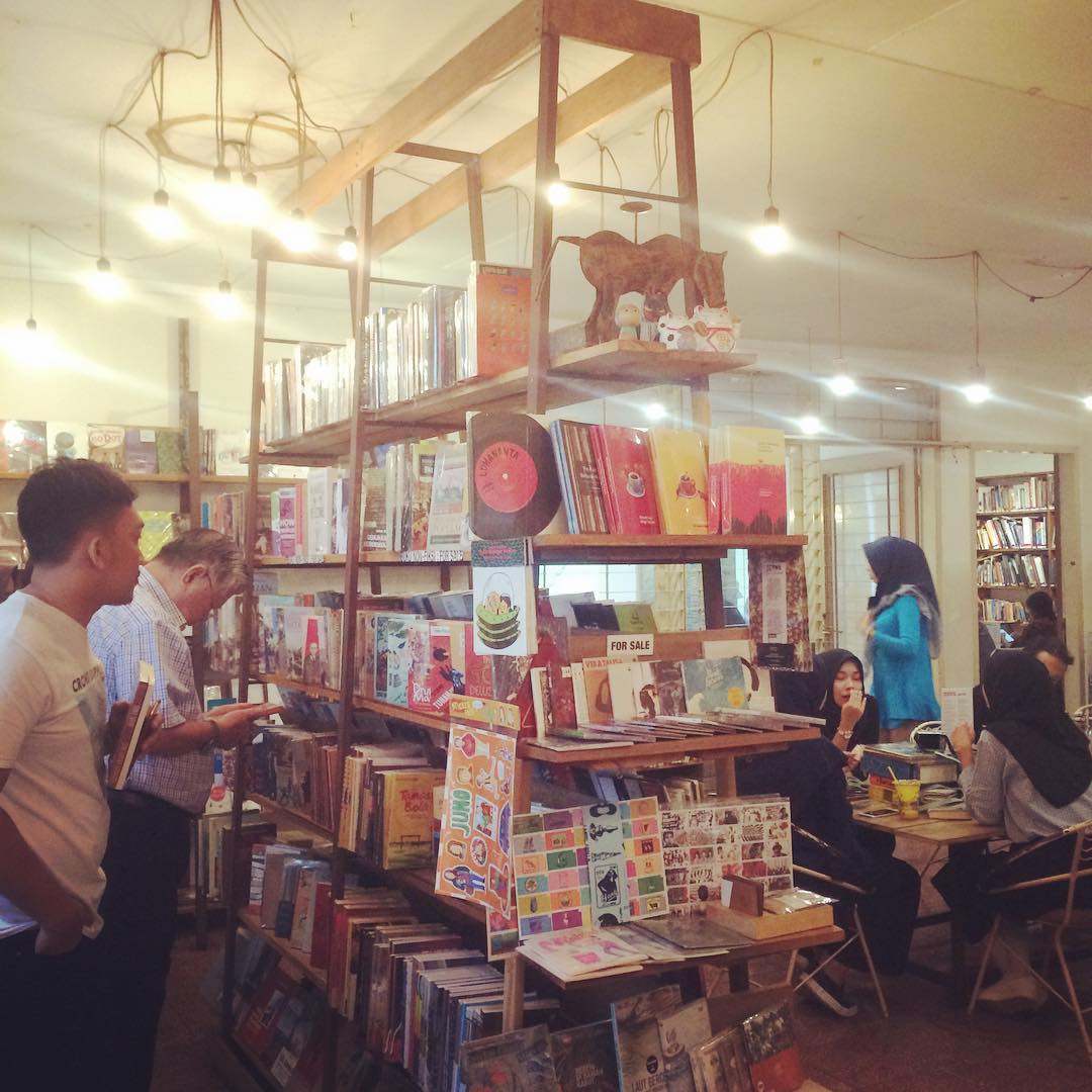 Online bookstores in Indonesia - Kineruku