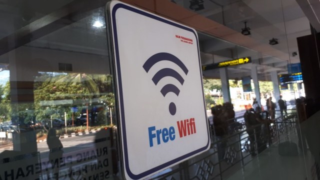 free wi-fi in Jakarta - sign