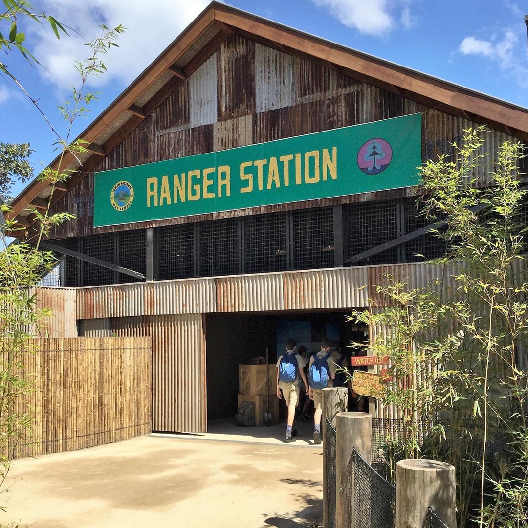 tiger enclosure ranger station