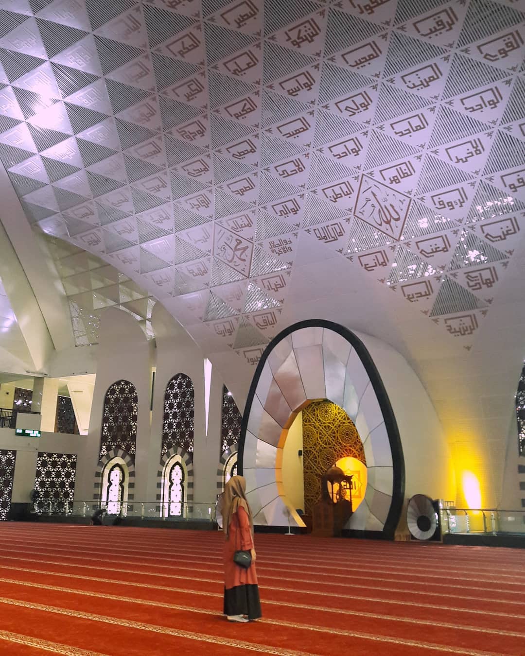 grand mosque of west sumatra interior