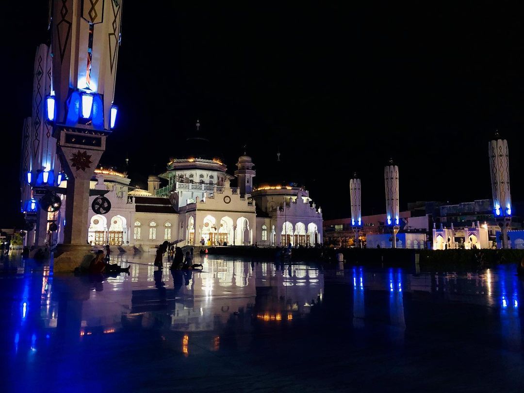 baiturrahman grand mosque night