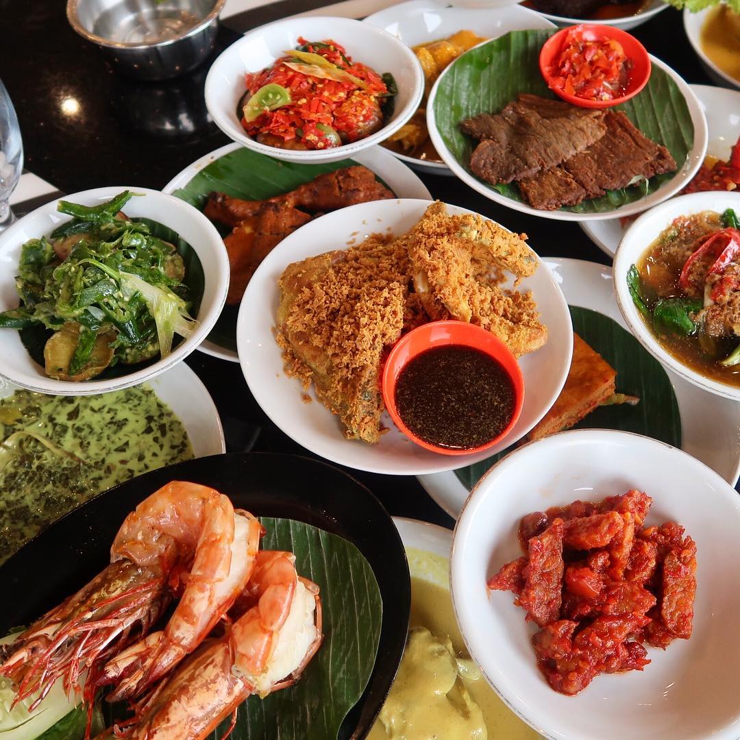 family gathering restaurants in jakarta - pagi sore padang food
