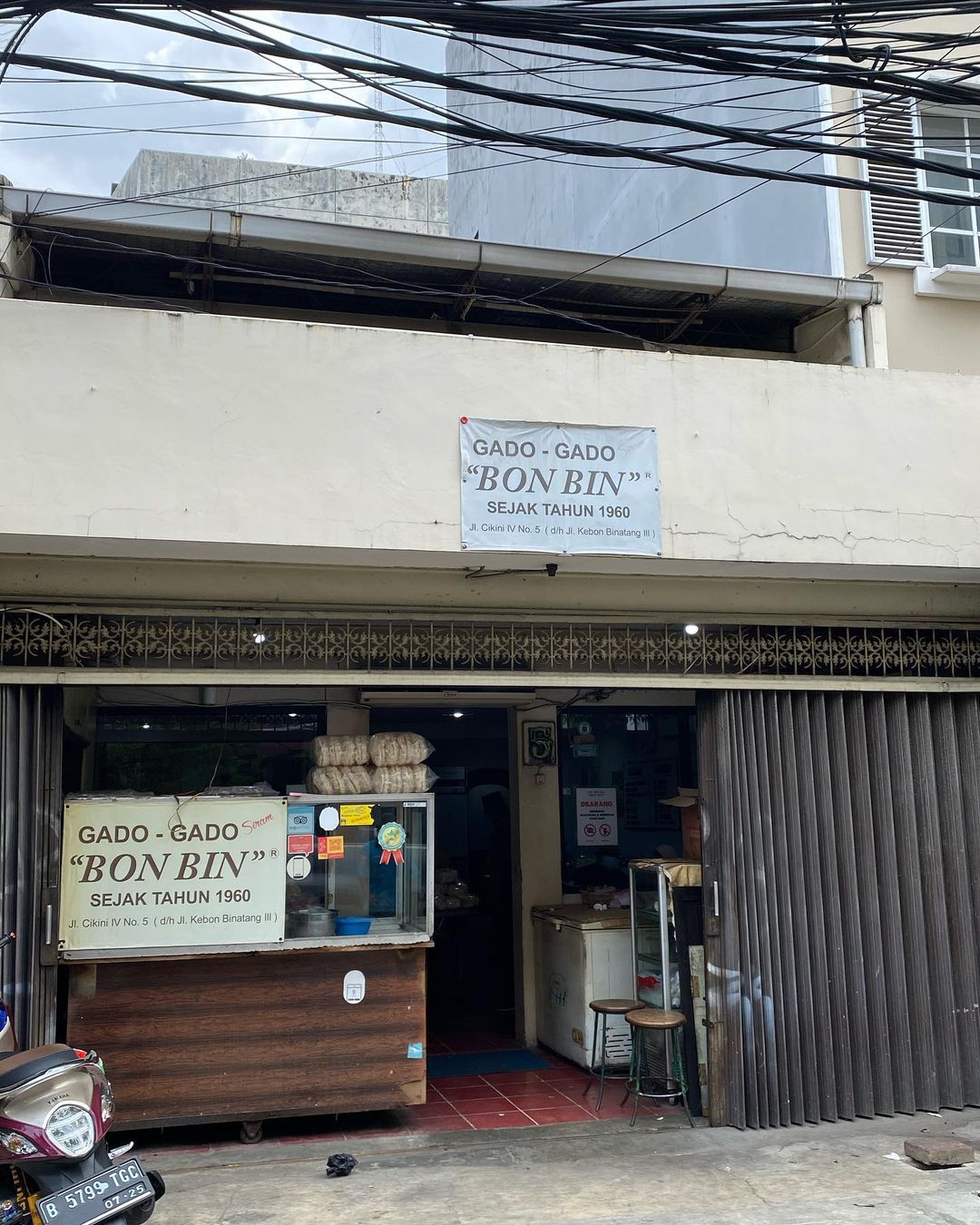 historic restaurants in jakarta - gado gado bon bin