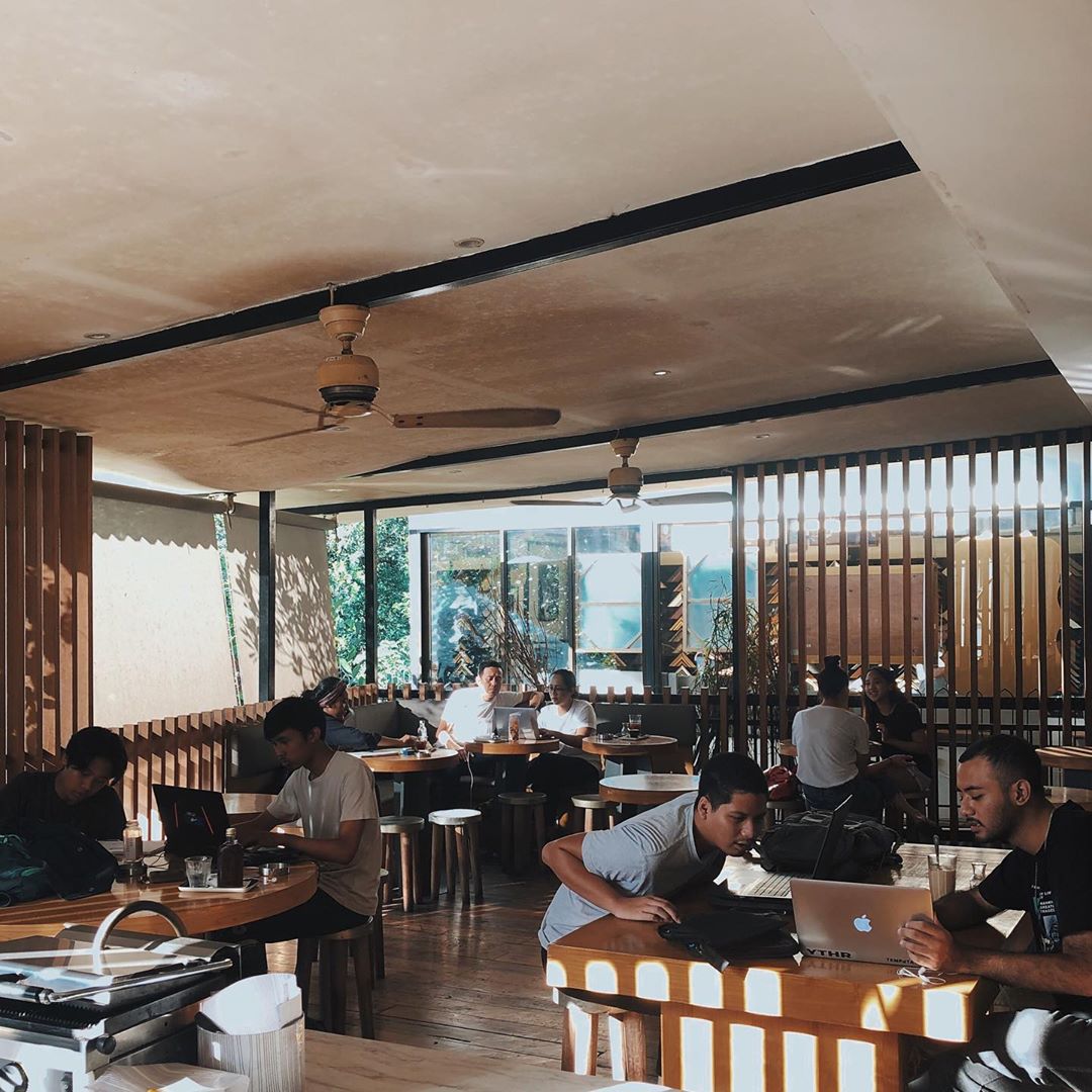 jakarta coffee shops for remote workers - woodpecker coffee