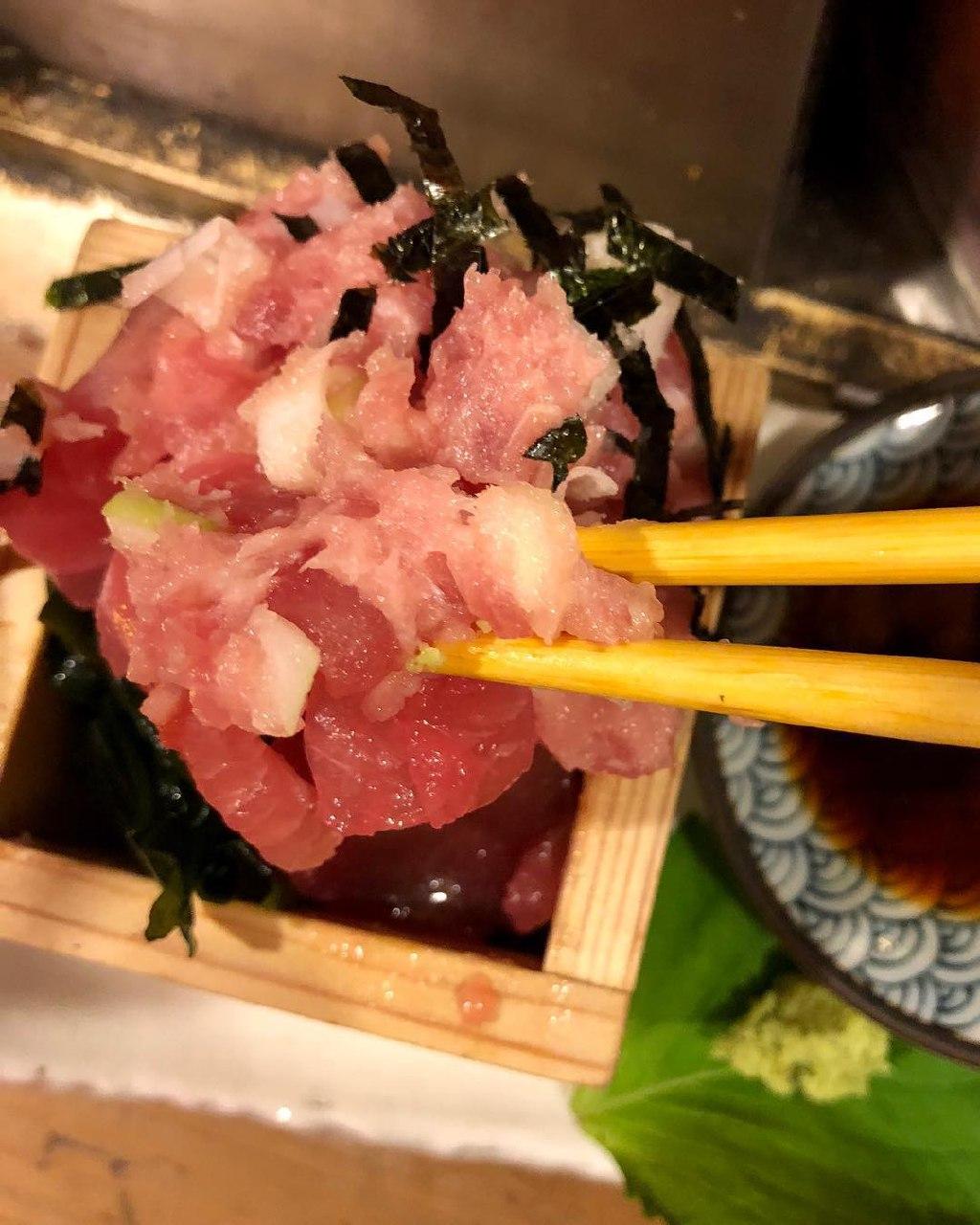 maguro tuna sashimi