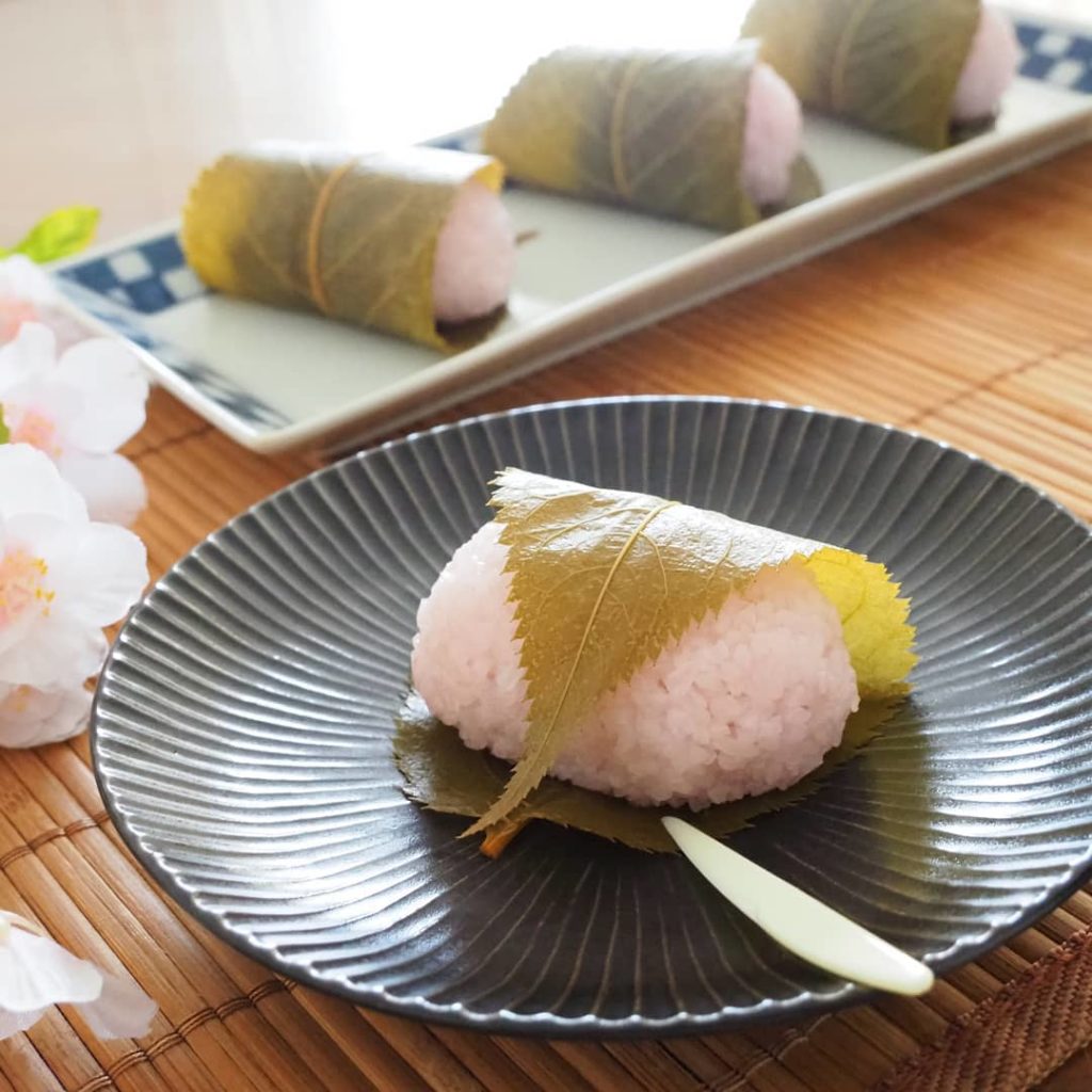 Japanese sustainable habits - sakura mochi from kansai 