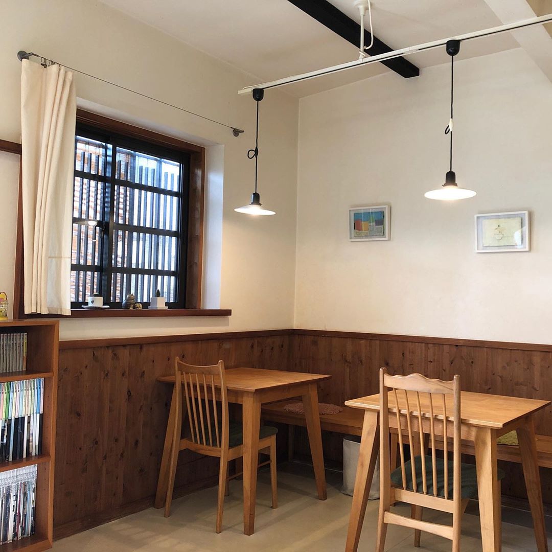 japan cafes heritage buildings - cafe organ interior