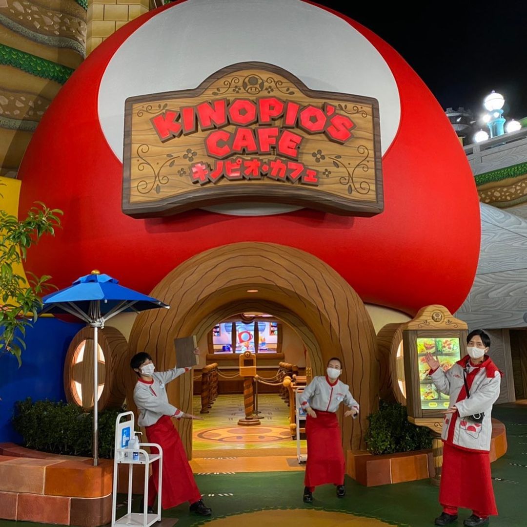 super nintendo world guide - Exterior of Kinopio's Cafe