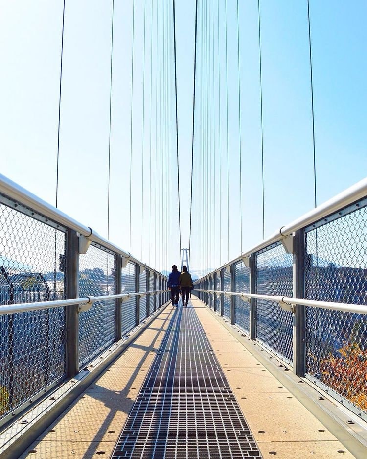 Kokonoe Yume Suspension Bridge - walking on bridge