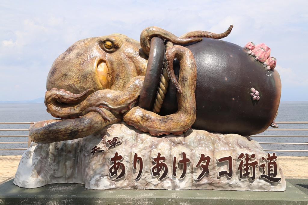 squid statue noto - octopus statue
