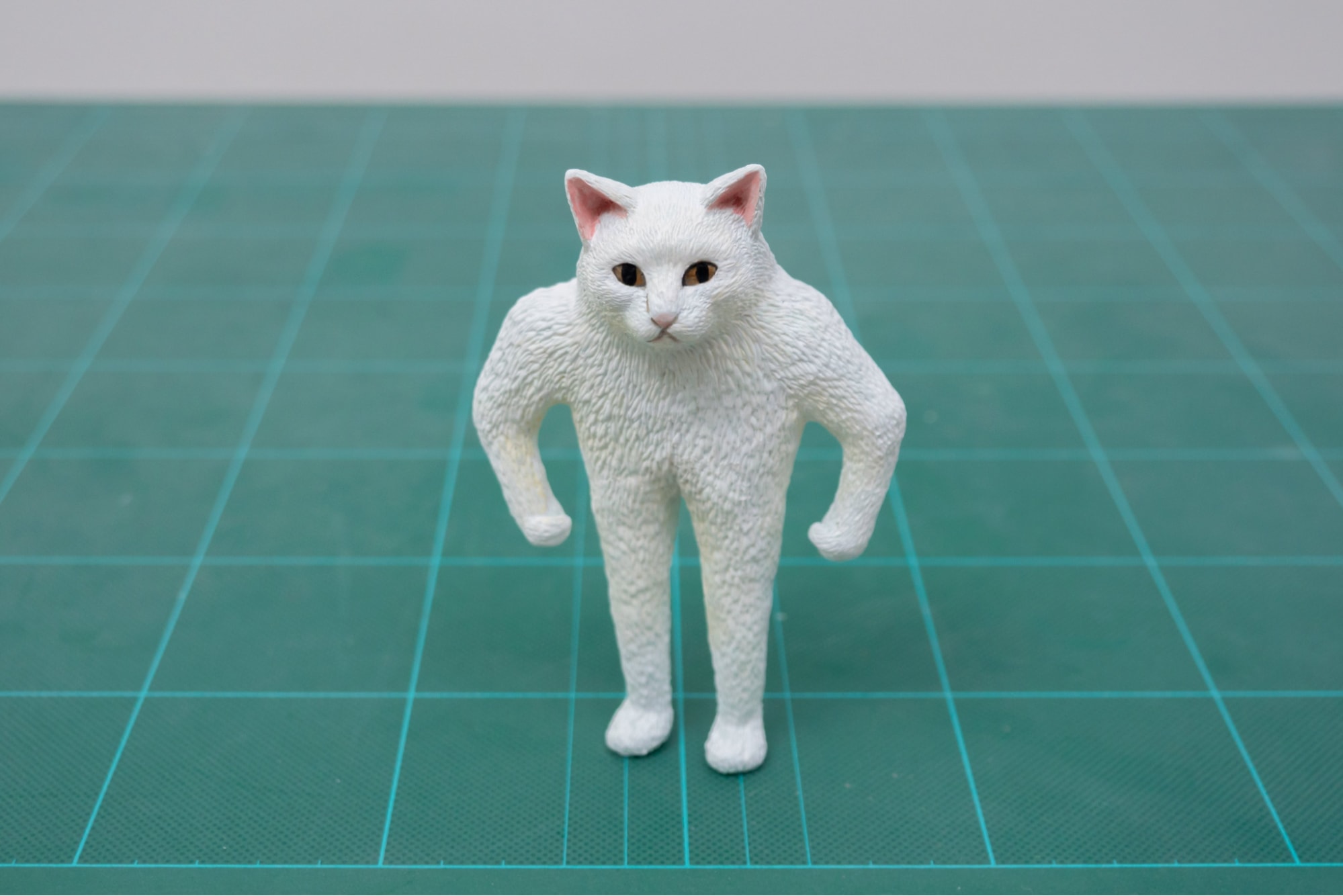 Meetissai meme sculptures - buff half-cat sculpture