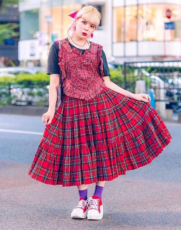 japanese street fashion - plaid skirt