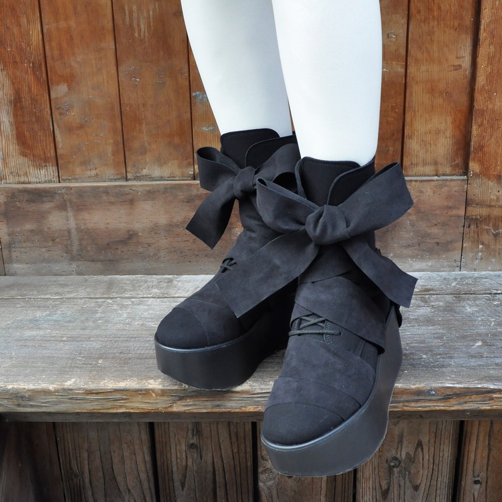 japanese street fashion - boots