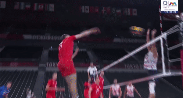 tokyo olympics volleyball - Micah Christenson block