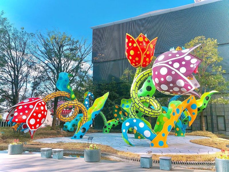 Art museums in Japan - Matsumoto City Museum of Art tulip sculpture