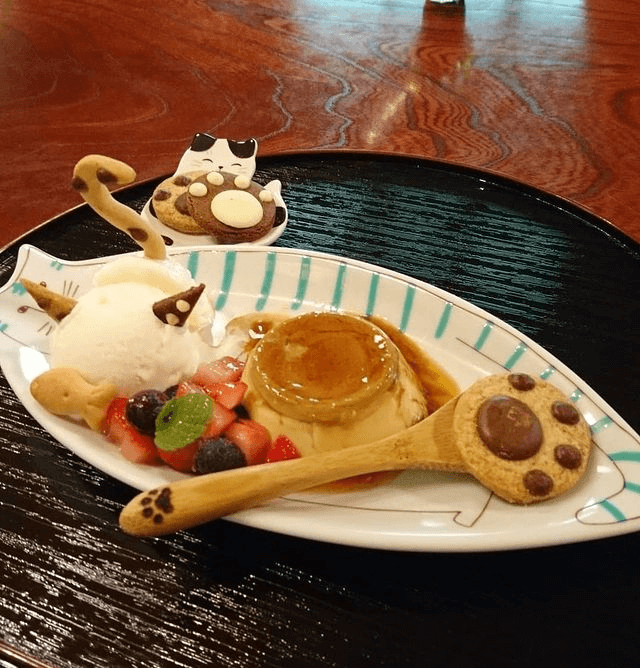 Japanese Cat Temple - Pudding nyanra mode dessert