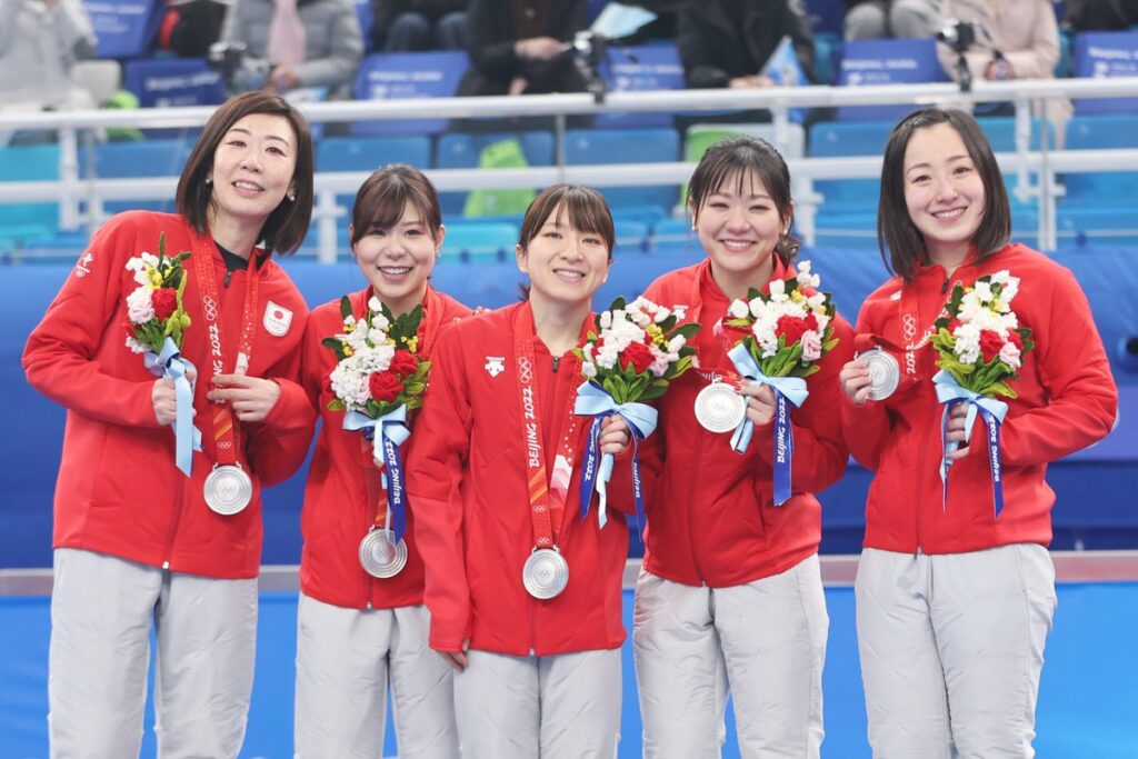 Hina dolls curling team - japanese women curling team