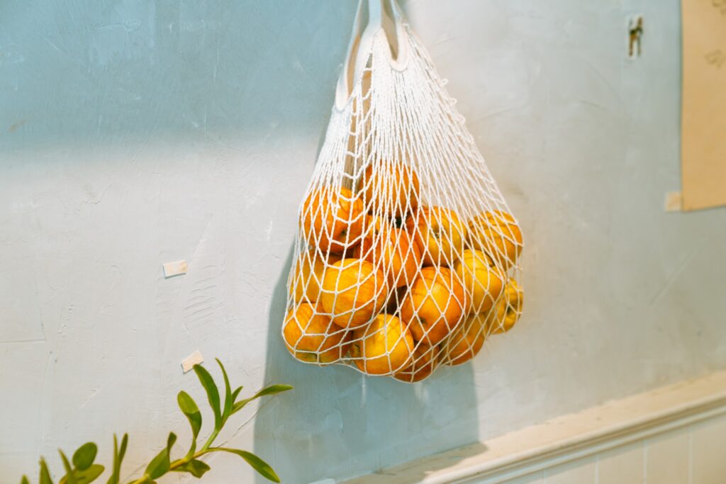 Japanese supermarket guide - oranges in a bag