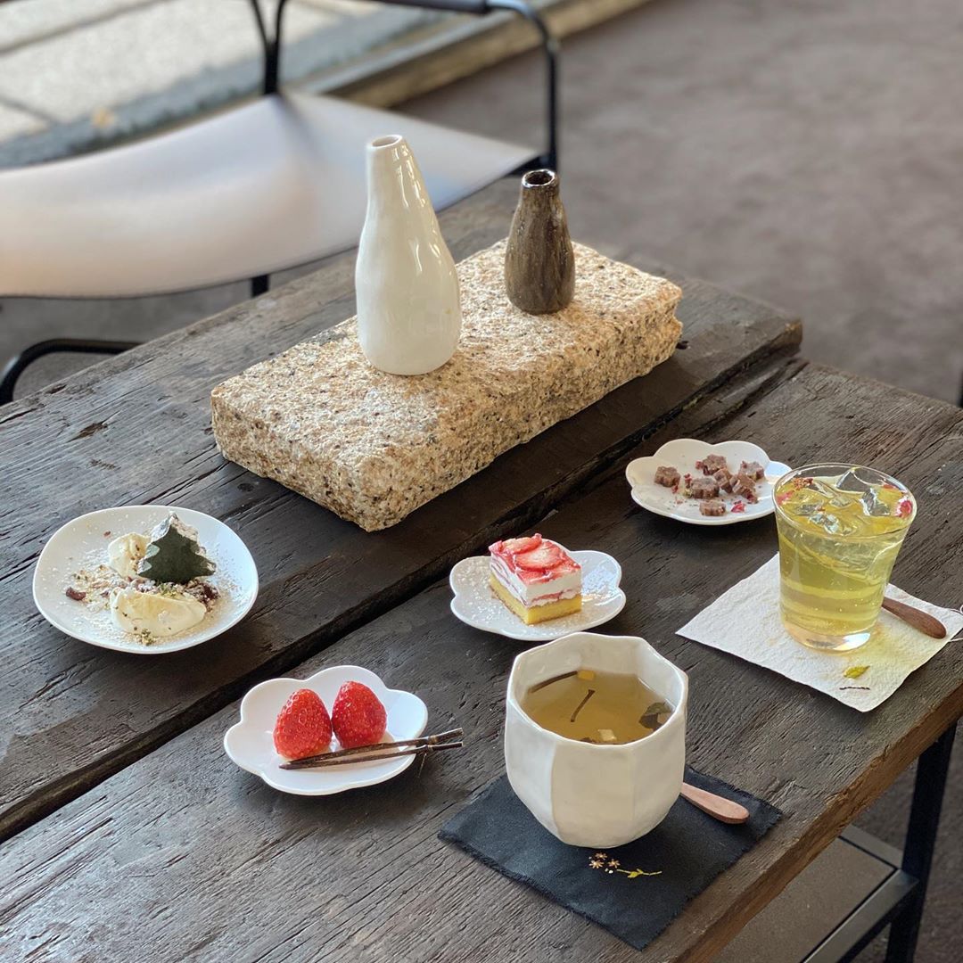 The Eerang Tea Lounge desserts and drinks