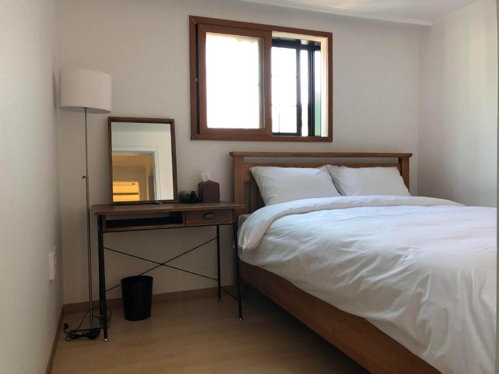 Ultari double bed private room