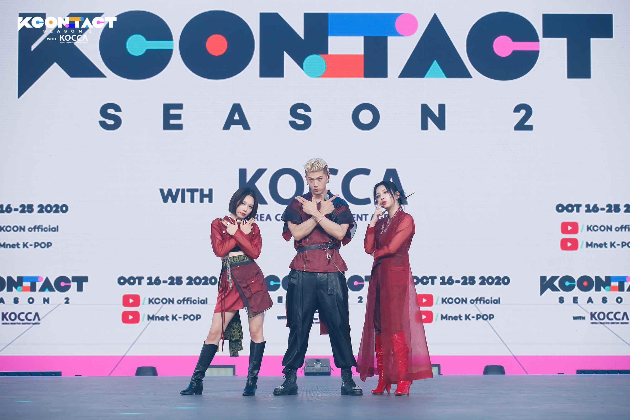 KARD X LEESLE Modern hanboks - KCON:TACT Season 2