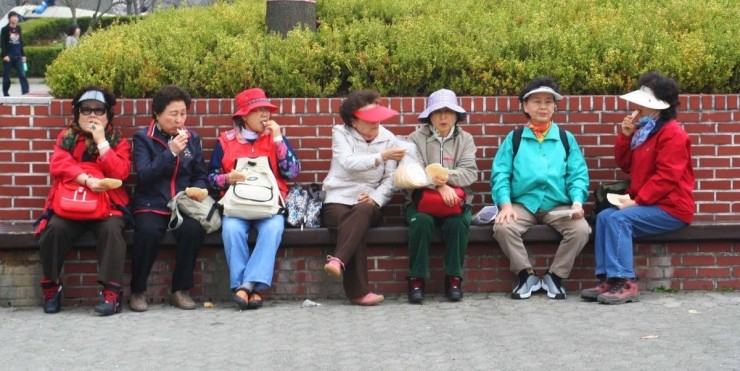 Mysteries in Korea - ahjummas and visors
