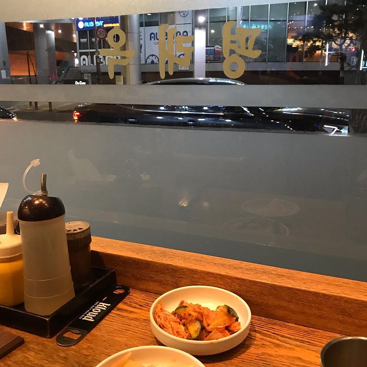 north korean restaurants - pyeong rae ok interior