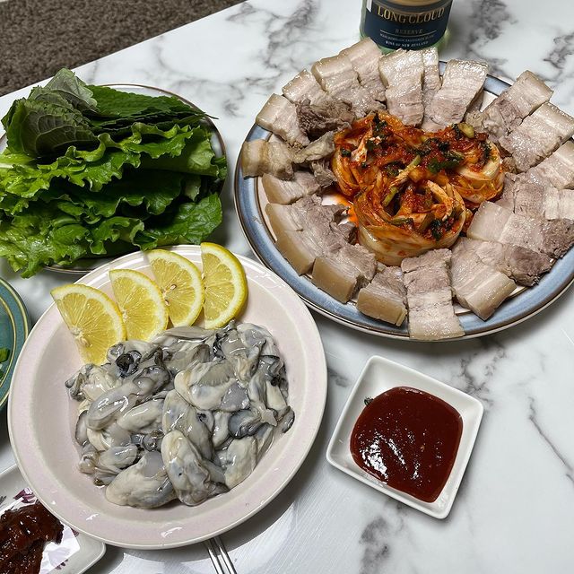 types of kimchi - baechu kimchi with bossam