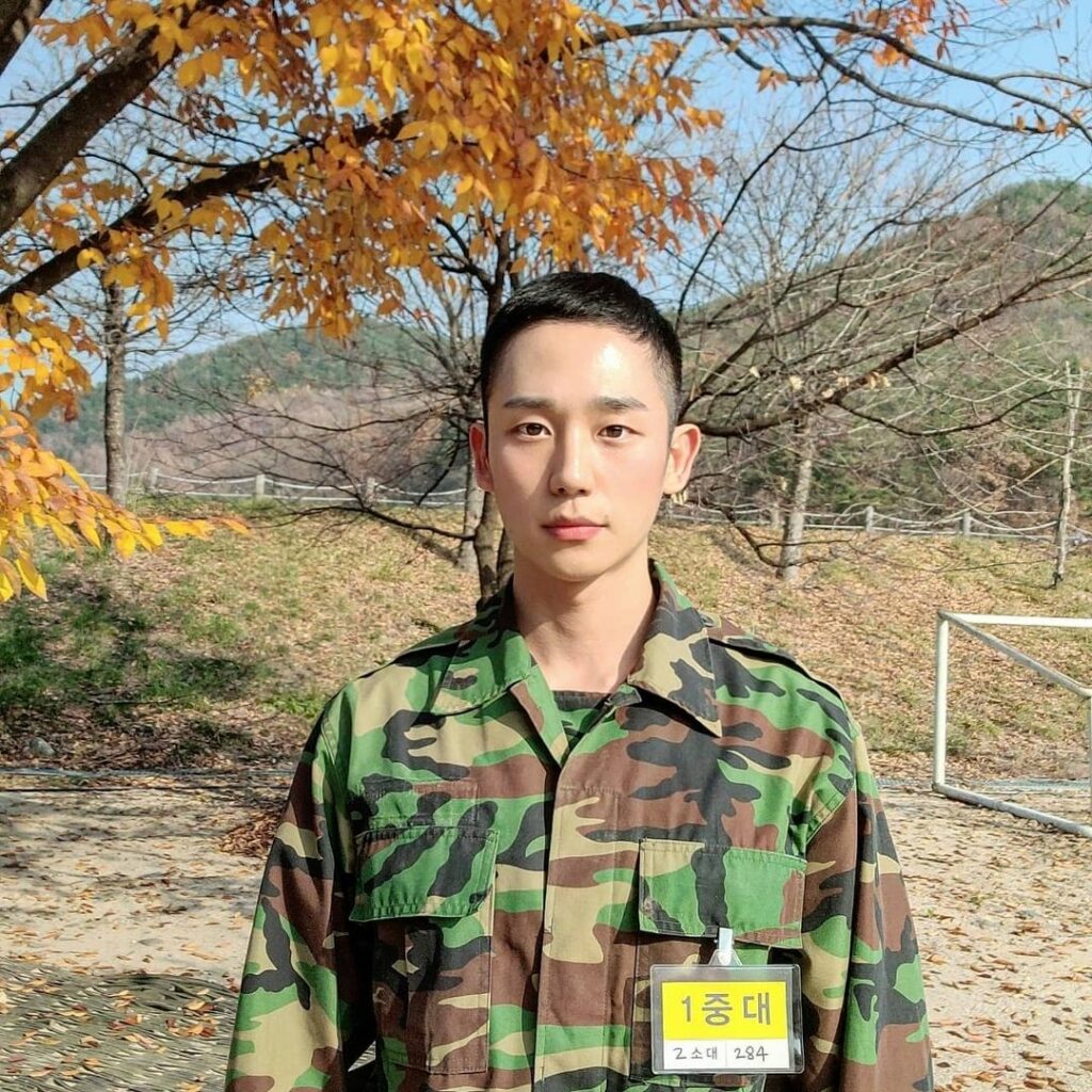 Jung Hae-in facts - he completed his military service in 2010