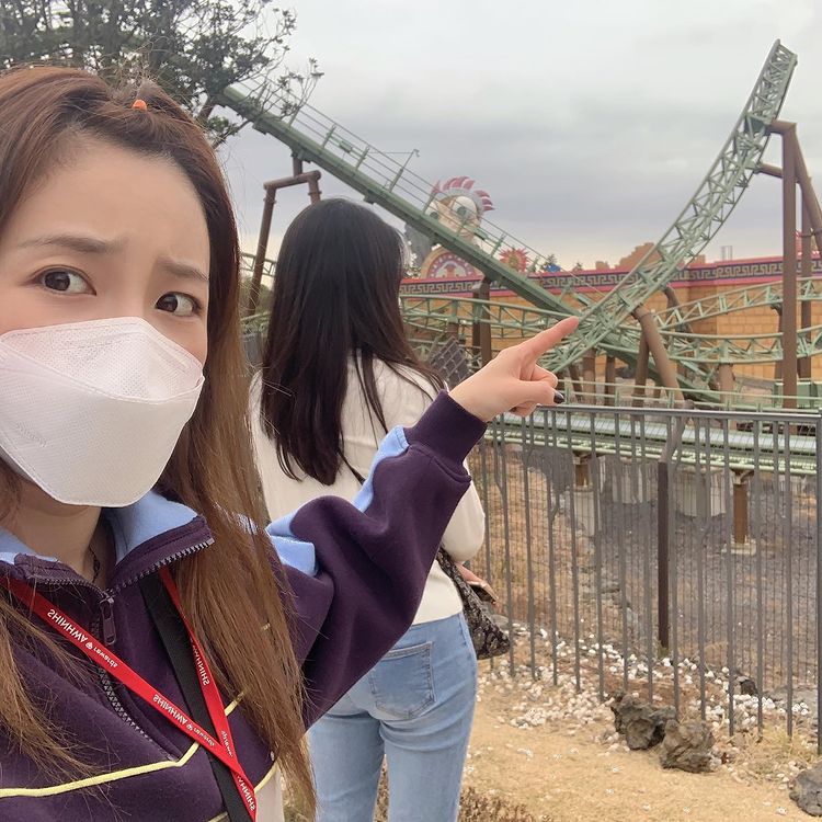 Theme parks in Korea - 2NE1’s Dara once visited Shinhwa Theme Park