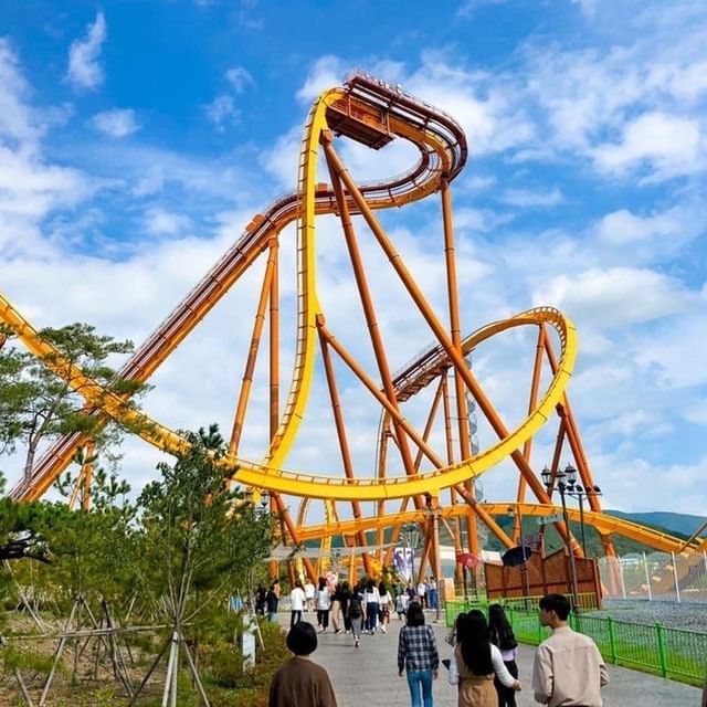 Theme parks in Korea - Draken roller coaster 