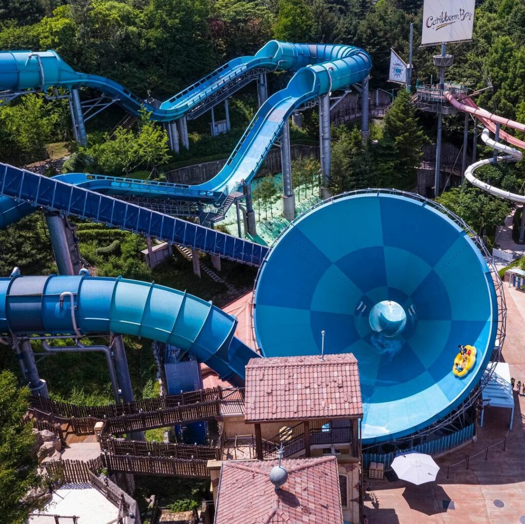 Theme parks in Korea - Bay Slide at Caribbean Bay