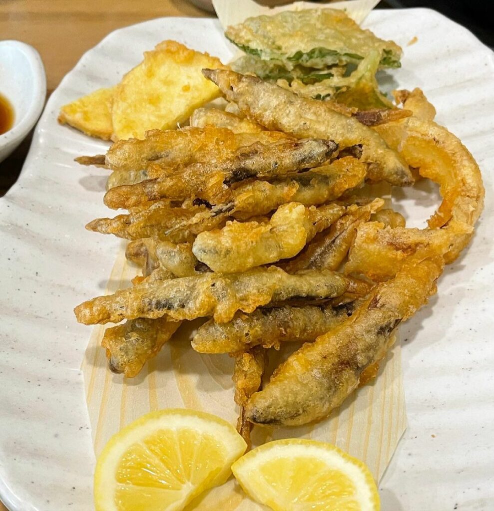 Weirdest Korean foods - Fried Mudfish 