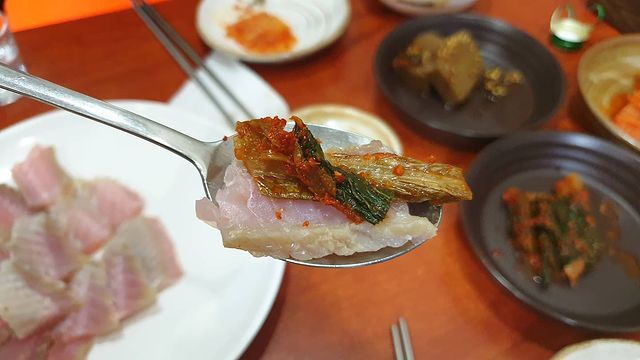 Weirdest Korean foods - Raw fermented skate or hongeo-hoe