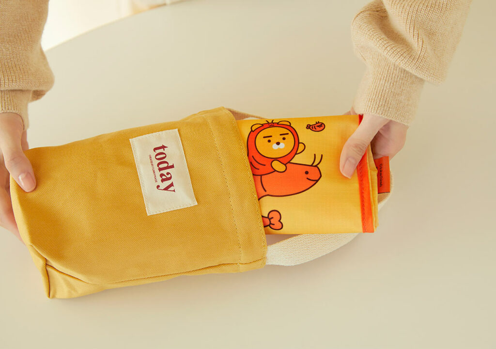 Kakao Friends collabs with Nongshim - foldable bag