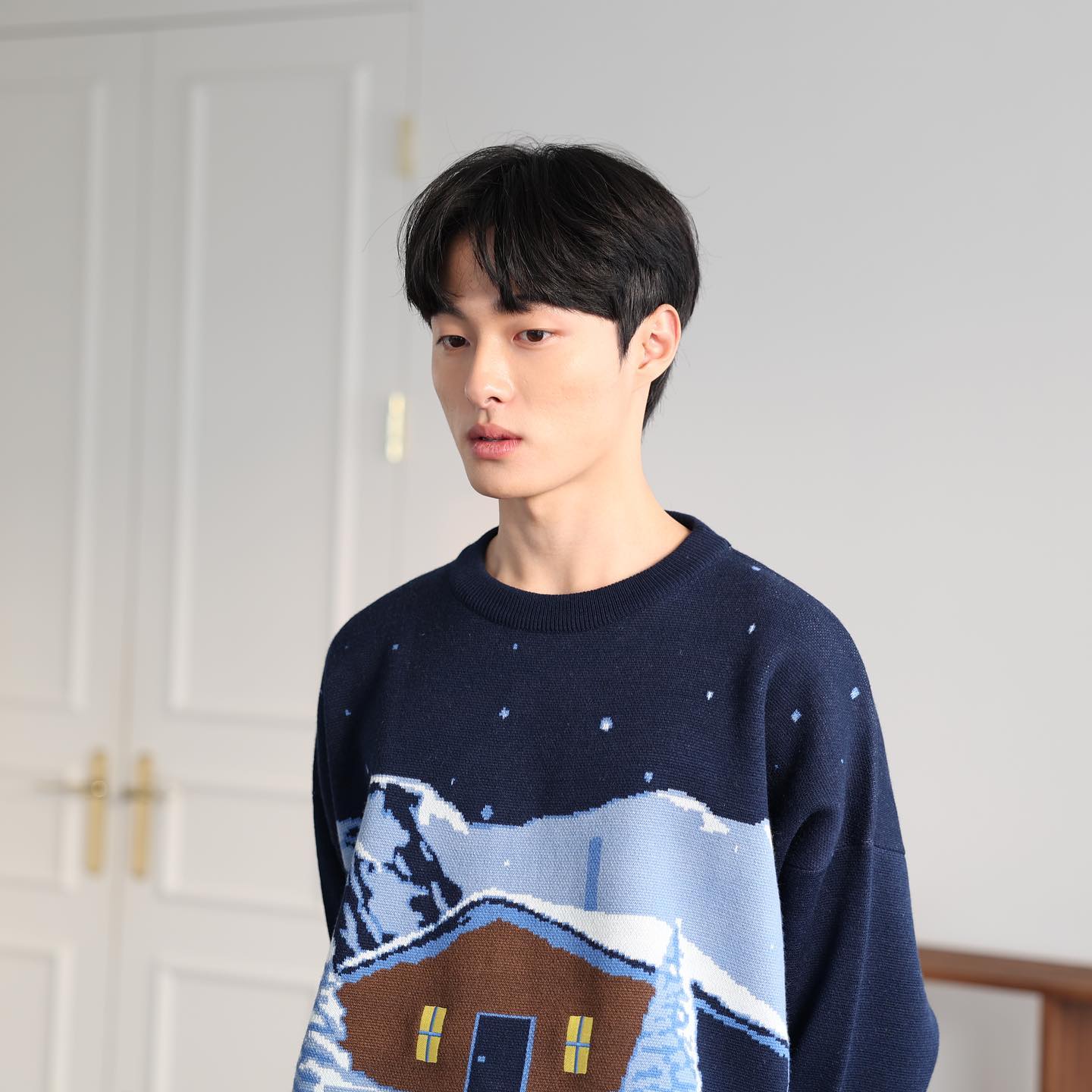 Yoon Chan-young facts - christmas jumper