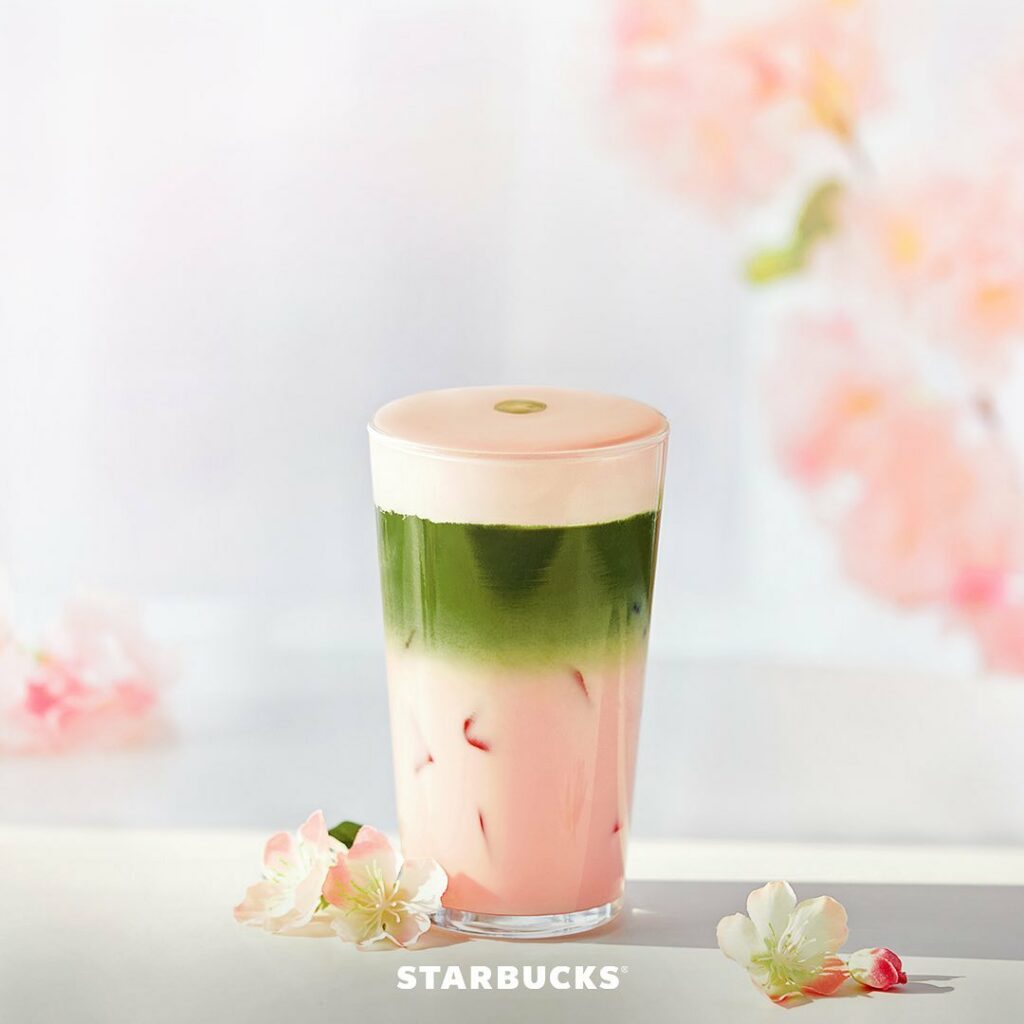 starbucks korea 2022 spring - strawberry dream matcha latte