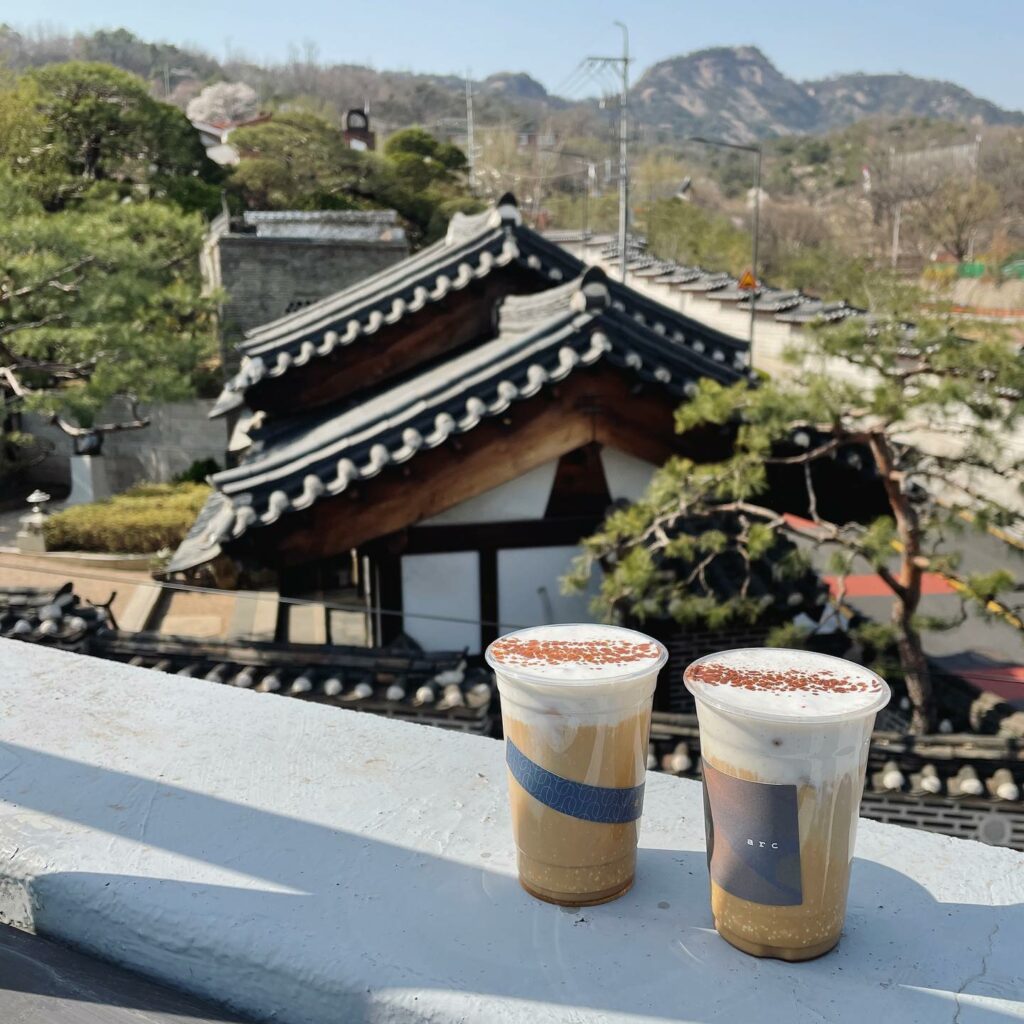 Cherry blossom cafes in Korea - cafe arc hanoks