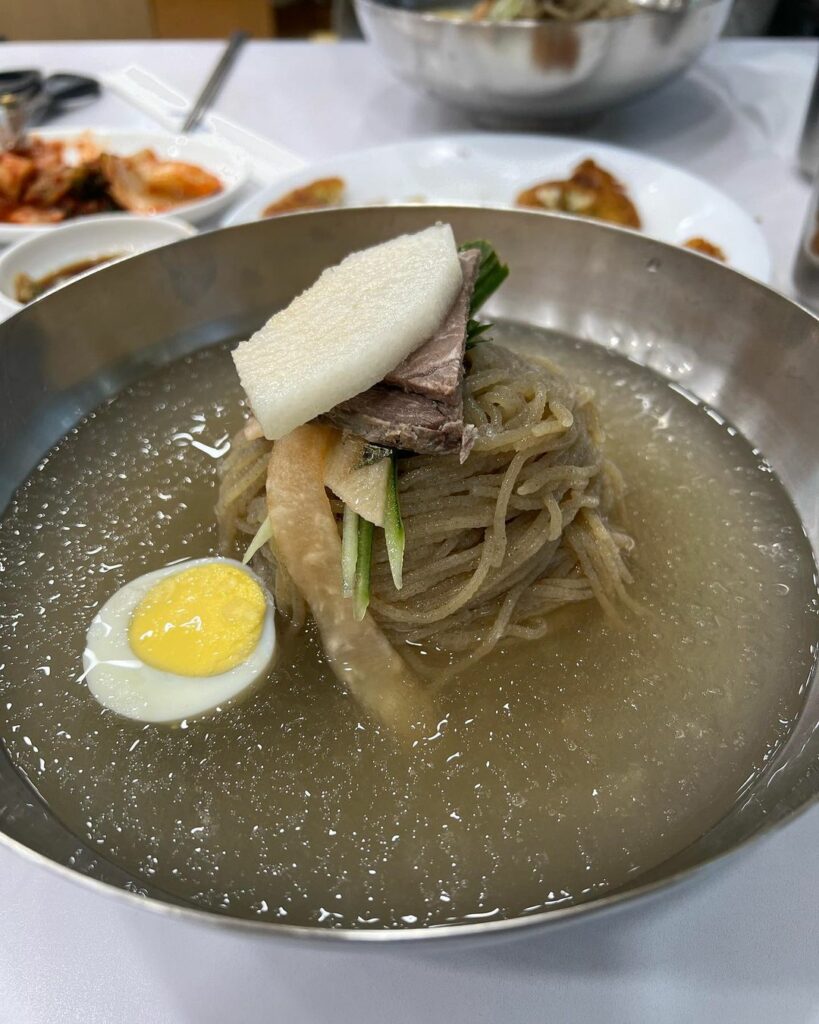 Non-spicy Korean foods - naengmyeon