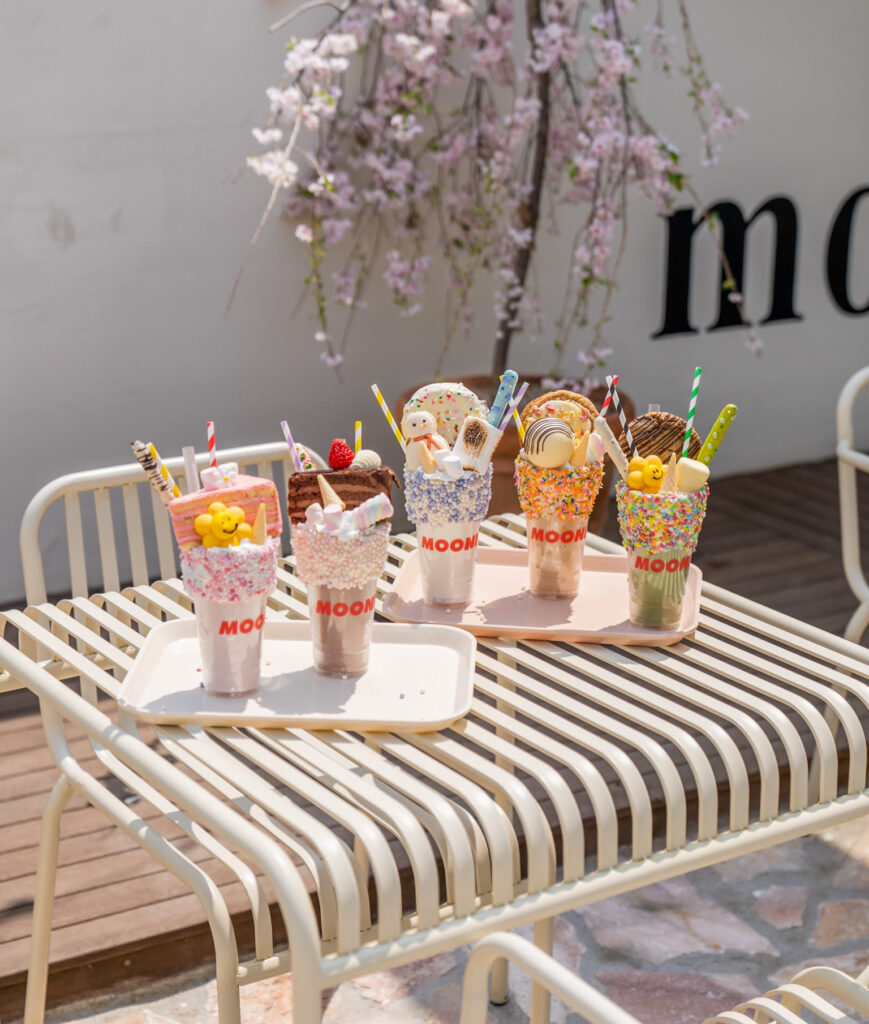 Mooni Cafe - milkshakes