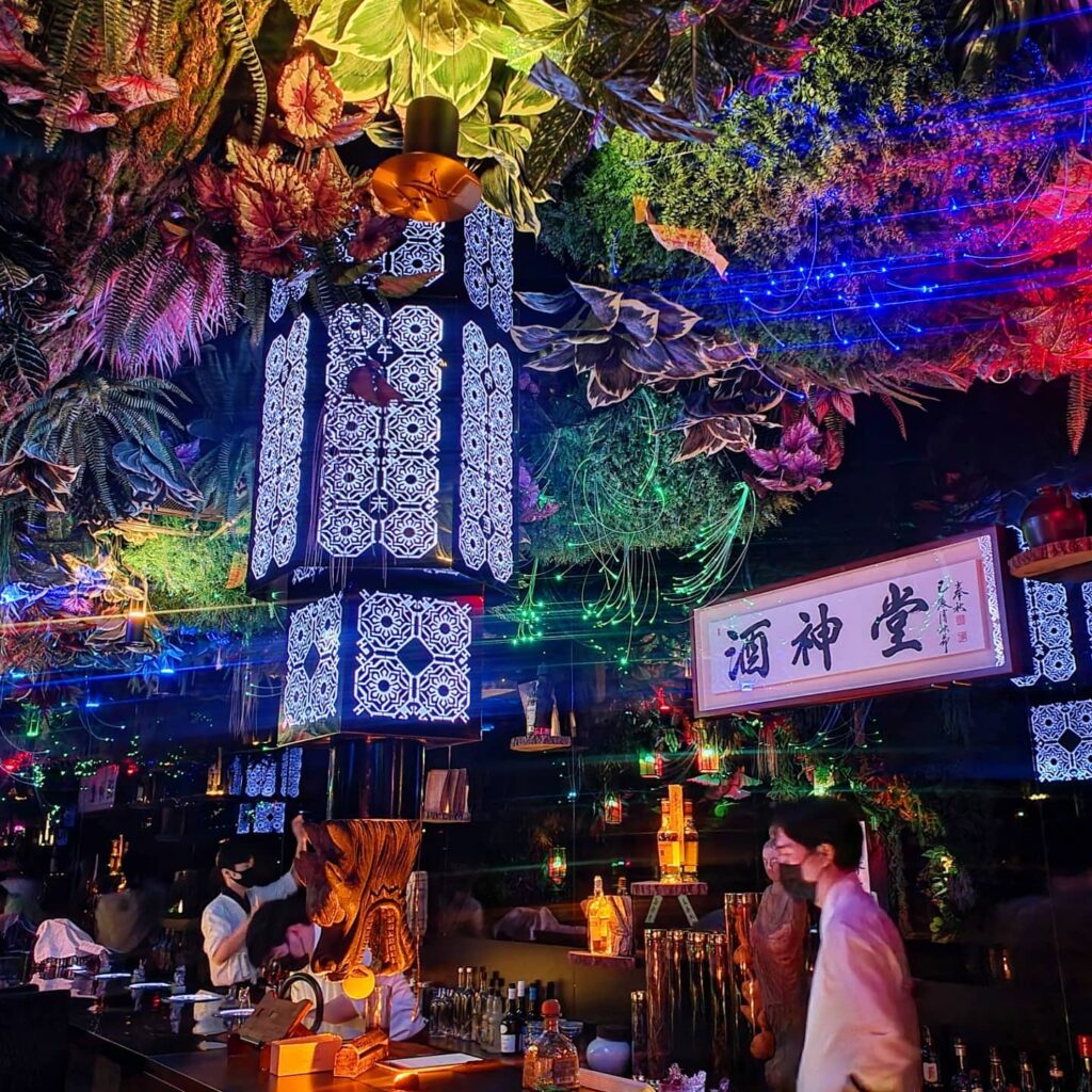 zoo sindang - interior of the bar