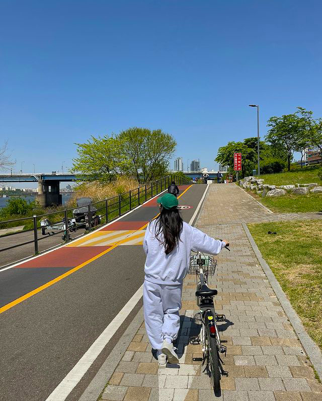 Picnic Seoul - cycling at Ttukseom Hangang Park 
