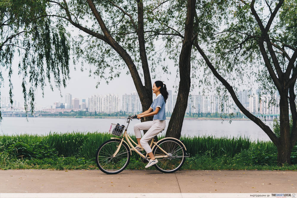 Han River Park - cycling around Han River Park 