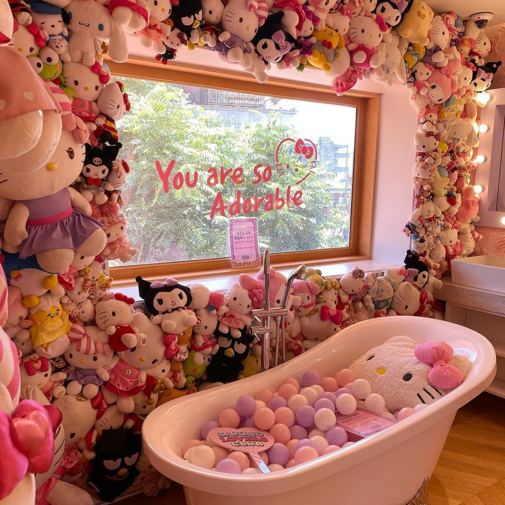 Sanrio Lovers Club - bathroom style photo zone