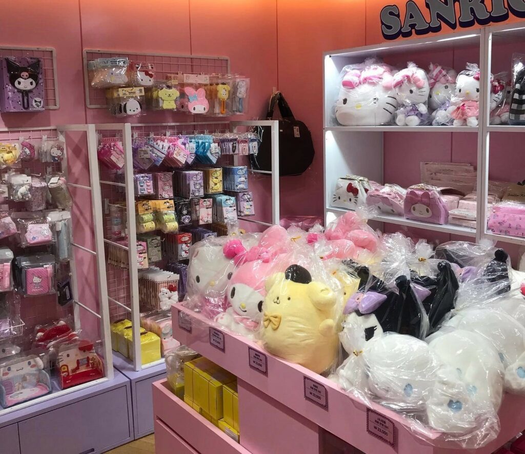 Sanrio Lovers Club - Sanrio plushies