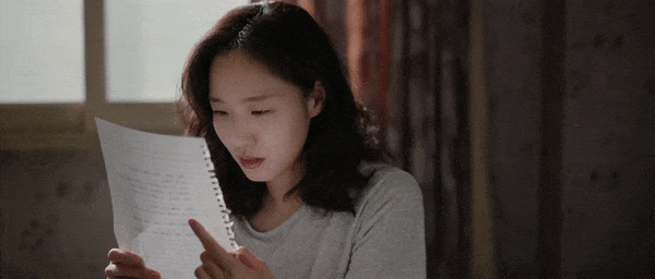 Little Women Review - In-joo reading her mother's letter