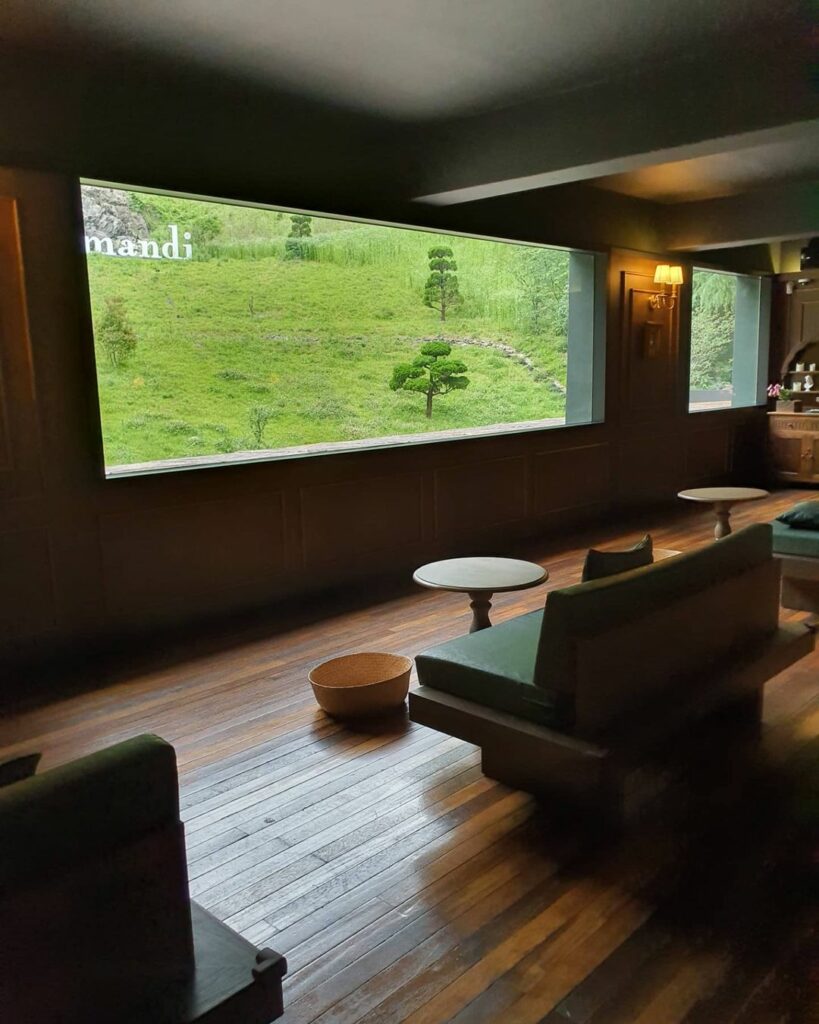 Cafe Mandi - indoor seats