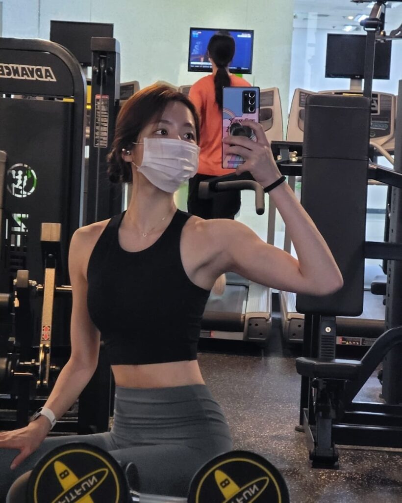 Transit Love 2 cast - Sung Hae Eun's hobby is going to the gym 